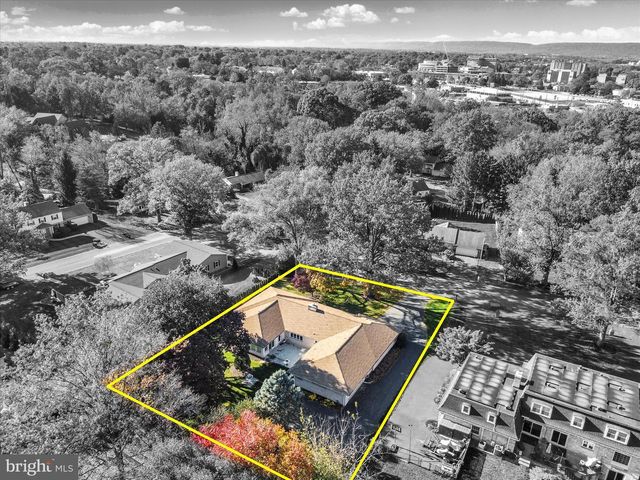 864 HILLTOP RD, Lemoyne, PA 17043