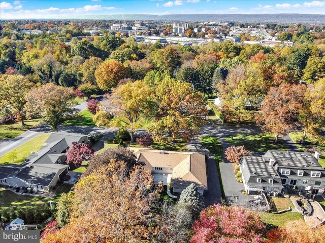 864 HILLTOP RD, Lemoyne, PA 17043