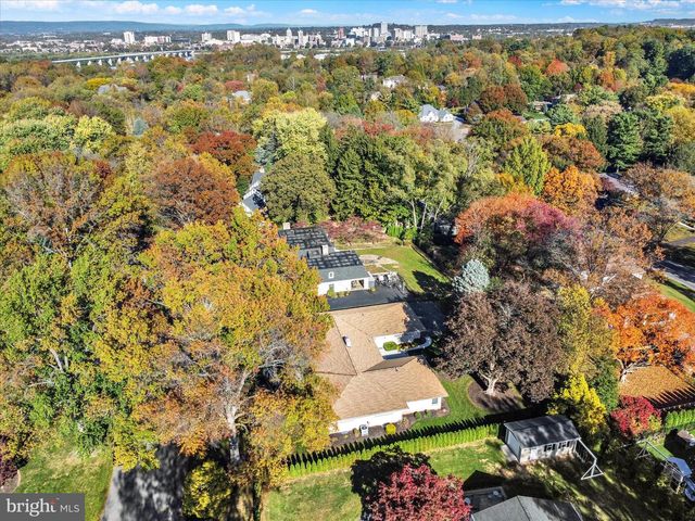 864 HILLTOP RD, Lemoyne, PA 17043