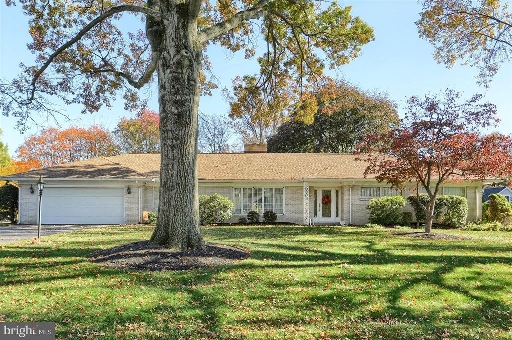 864 HILLTOP RD, Lemoyne, PA 17043