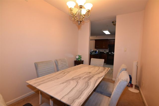 6611 W Sam Houston Parkway S 1E, Houston, TX 77072