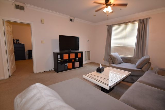 6611 W Sam Houston Parkway S 1E, Houston, TX 77072