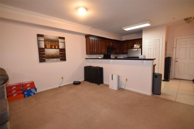 6611 W Sam Houston Parkway S 1E, Houston, TX 77072