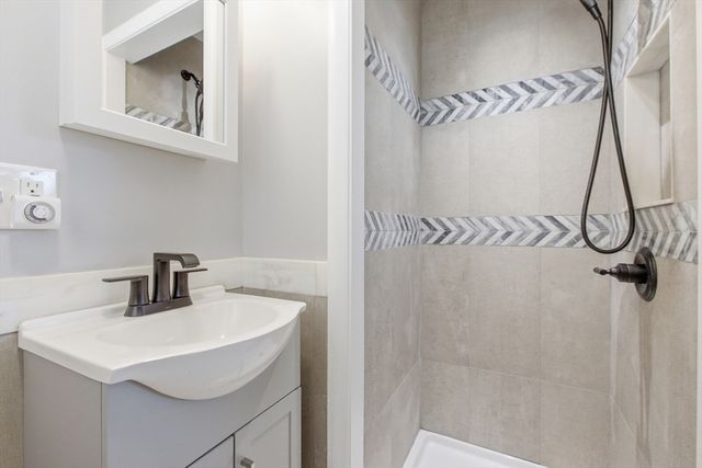 671 Nashua Rd, Dracut, MA 01826