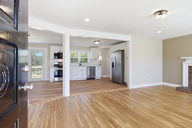 671 Nashua Rd, Dracut, MA 01826