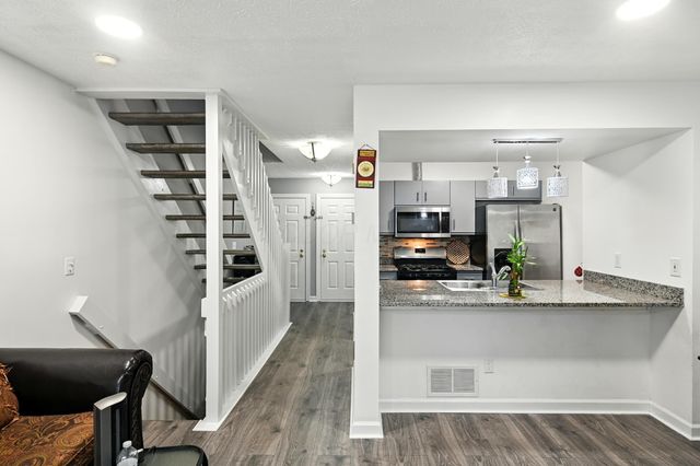 5681 Mango Lane, 102D, Hilliard, OH 43026