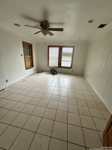 1222 Hillcrest, San Antonio, TX 78228