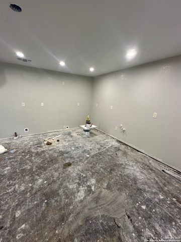 1222 Hillcrest, San Antonio, TX 78228