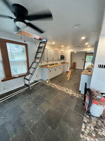 1222 Hillcrest, San Antonio, TX 78228