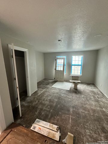 1222 Hillcrest, San Antonio, TX 78228