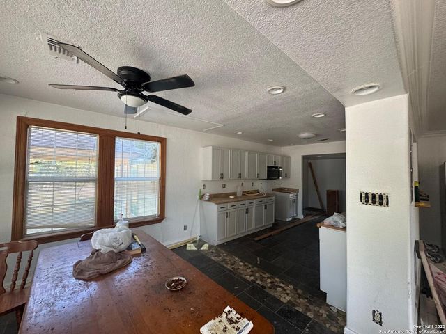 1222 Hillcrest, San Antonio, TX 78228