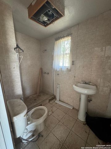 1222 Hillcrest, San Antonio, TX 78228