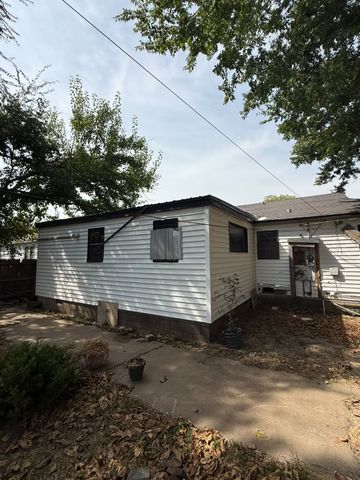 5960 E Latimer Street, Tulsa, OK 74115