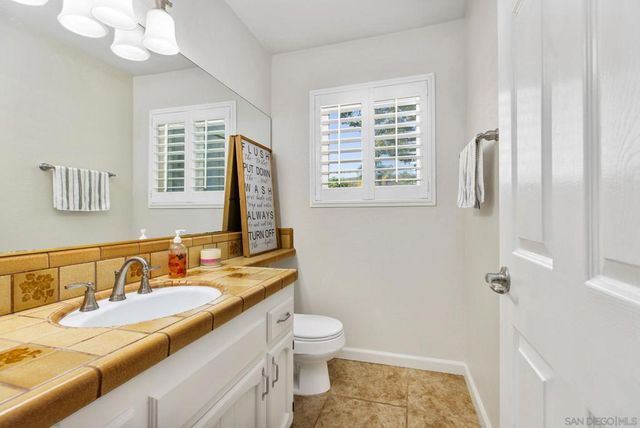 16614 Wikiup Rd, Ramona, CA 92065