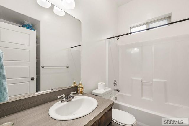 3779 N Yates Ave, Idaho Falls, ID 83401