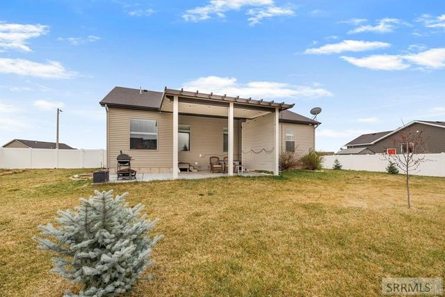 3779 N Yates Ave, Idaho Falls, ID 83401