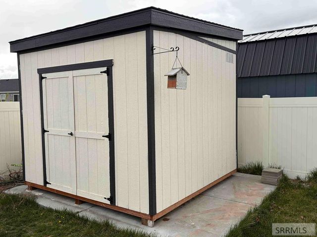 3779 N Yates Ave, Idaho Falls, ID 83401