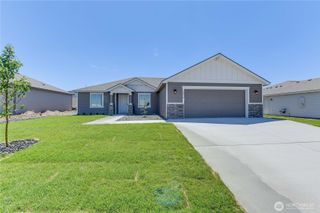 216 Sandy Lp, Moses Lake, WA 98837