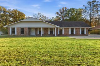 2002 W 42Nd Ave, Pine Bluff, AR 71603