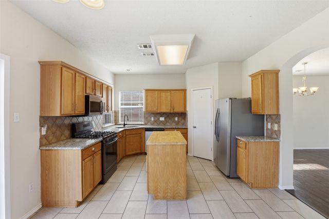 600 Prairie Gulch Drive, Fort Worth, TX 76140