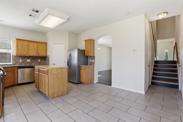 600 Prairie Gulch Drive, Fort Worth, TX 76140