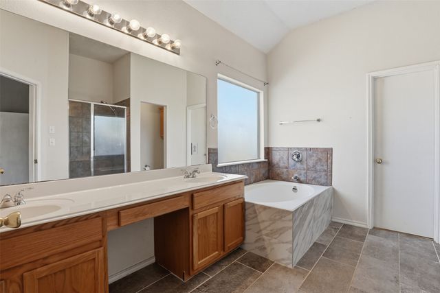 600 Prairie Gulch Drive, Fort Worth, TX 76140