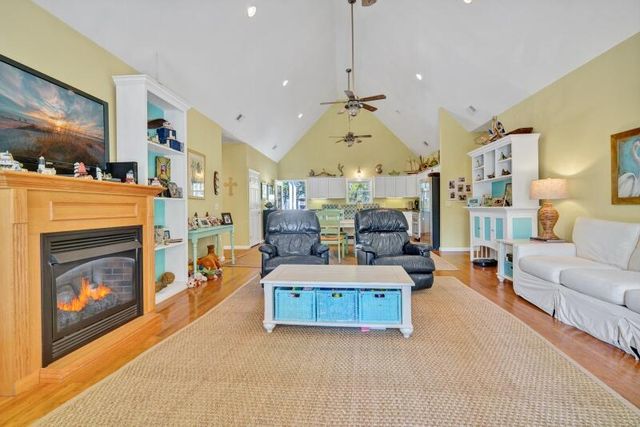 7 Gun Bluff Road, Edisto Island, SC 29438