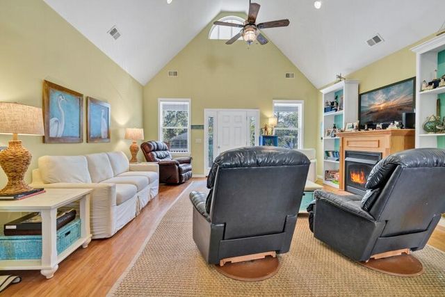 7 Gun Bluff Road, Edisto Island, SC 29438