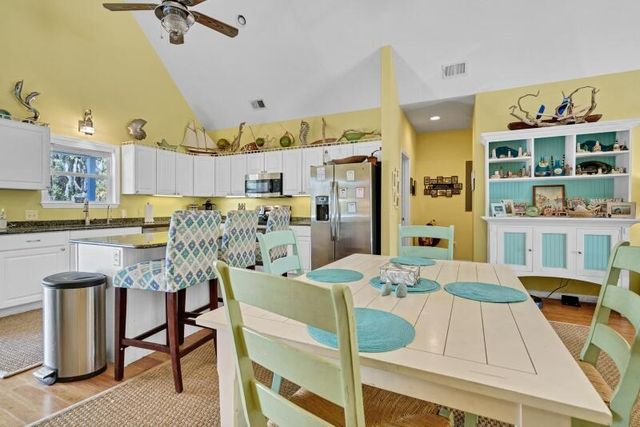 7 Gun Bluff Road, Edisto Island, SC 29438