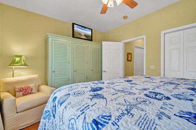 7 Gun Bluff Road, Edisto Island, SC 29438