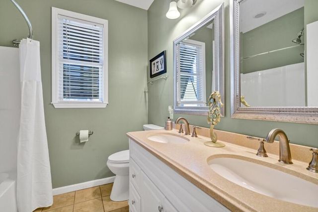 7 Gun Bluff Road, Edisto Island, SC 29438