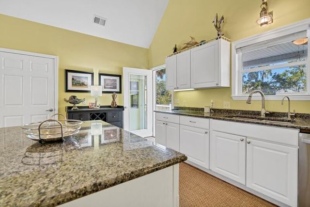 7 Gun Bluff Road, Edisto Island, SC 29438