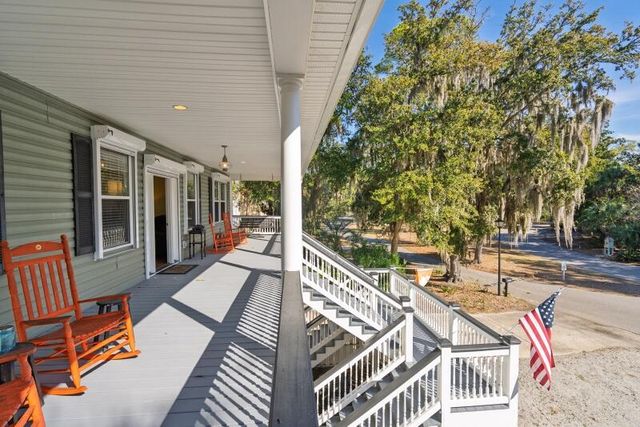 7 Gun Bluff Road, Edisto Island, SC 29438