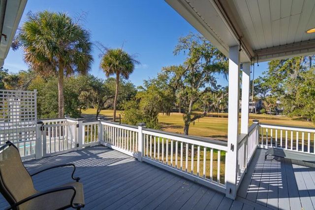 7 Gun Bluff Road, Edisto Island, SC 29438