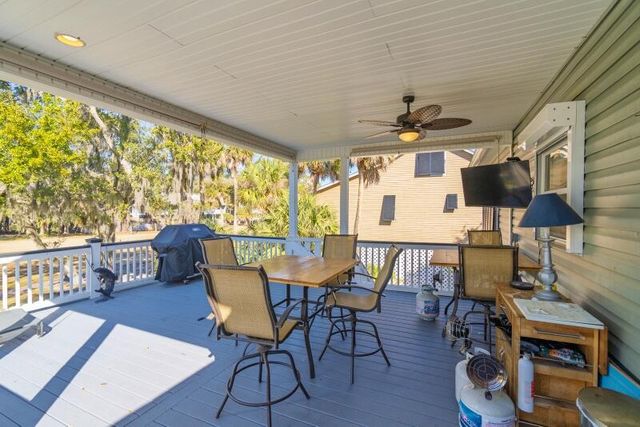 7 Gun Bluff Road, Edisto Island, SC 29438