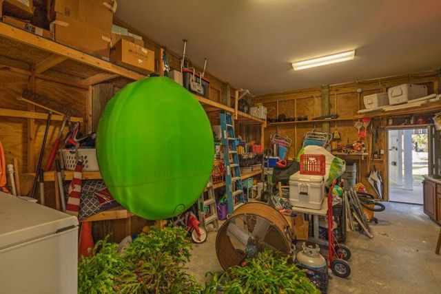 7 Gun Bluff Road, Edisto Island, SC 29438