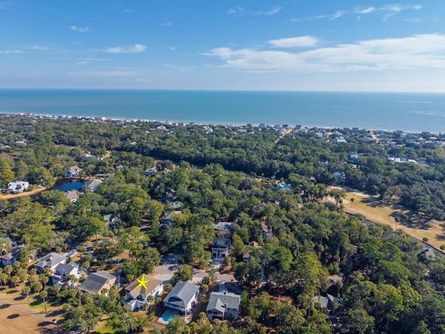 7 Gun Bluff Road, Edisto Island, SC 29438