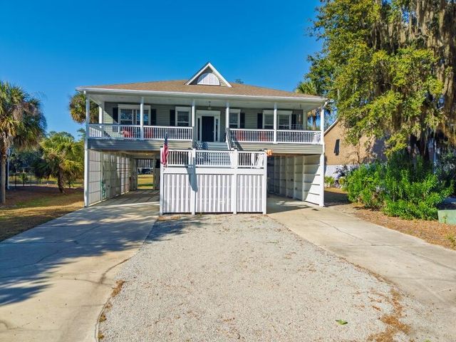 7 Gun Bluff Road, Edisto Island, SC 29438