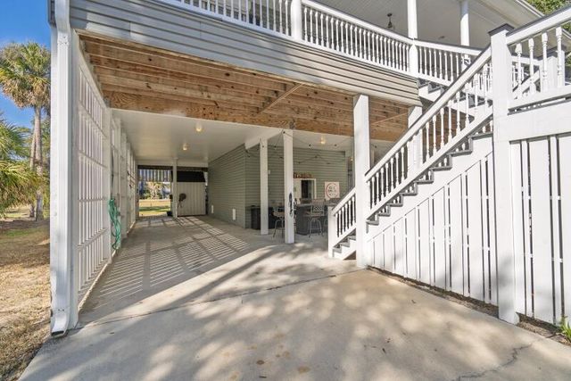 7 Gun Bluff Road, Edisto Island, SC 29438