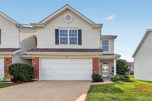 210 Homeshire Circle 55, Wentzville, MO 63385