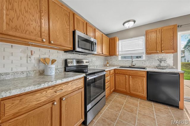 210 Homeshire Circle 55, Wentzville, MO 63385