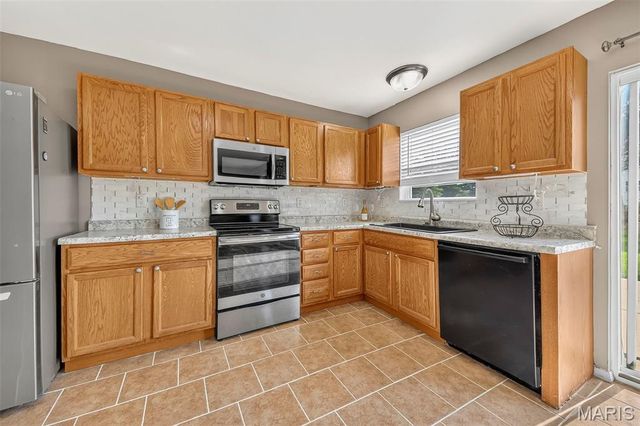 210 Homeshire Circle 55, Wentzville, MO 63385