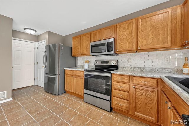 210 Homeshire Circle 55, Wentzville, MO 63385