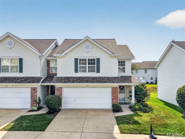210 Homeshire Circle 55, Wentzville, MO 63385