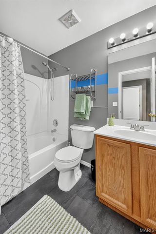 210 Homeshire Circle 55, Wentzville, MO 63385