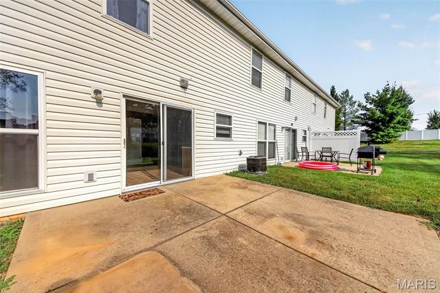210 Homeshire Circle 55, Wentzville, MO 63385
