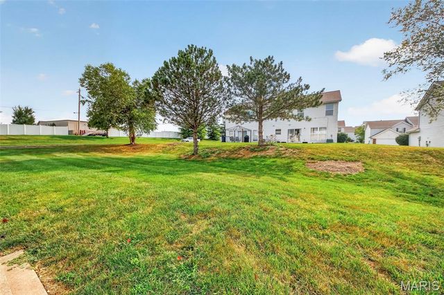 210 Homeshire Circle 55, Wentzville, MO 63385