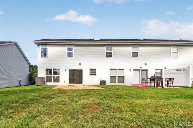 210 Homeshire Circle 55, Wentzville, MO 63385