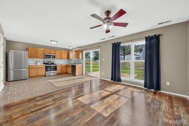 210 Homeshire Circle 55, Wentzville, MO 63385