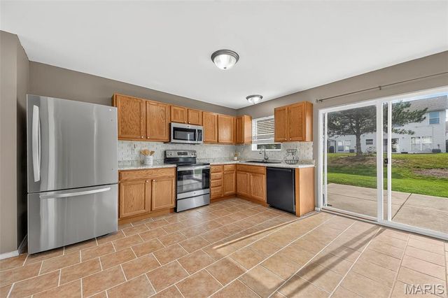 210 Homeshire Circle 55, Wentzville, MO 63385